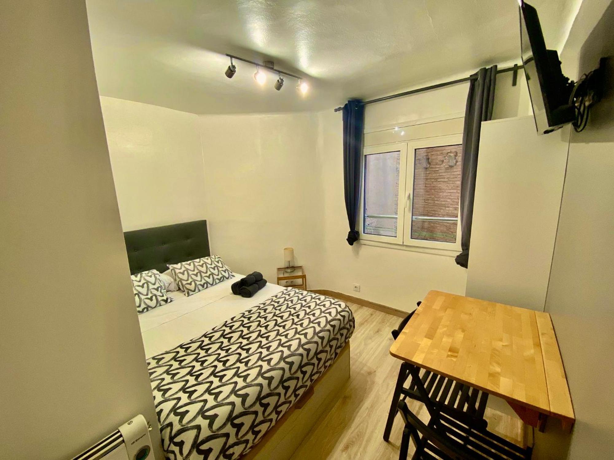 Suites Nuevas Con Bano Privado Frente Al Metro St Mwc Barcelona-Fira L'Hospitalet de Llobregat Exterior photo