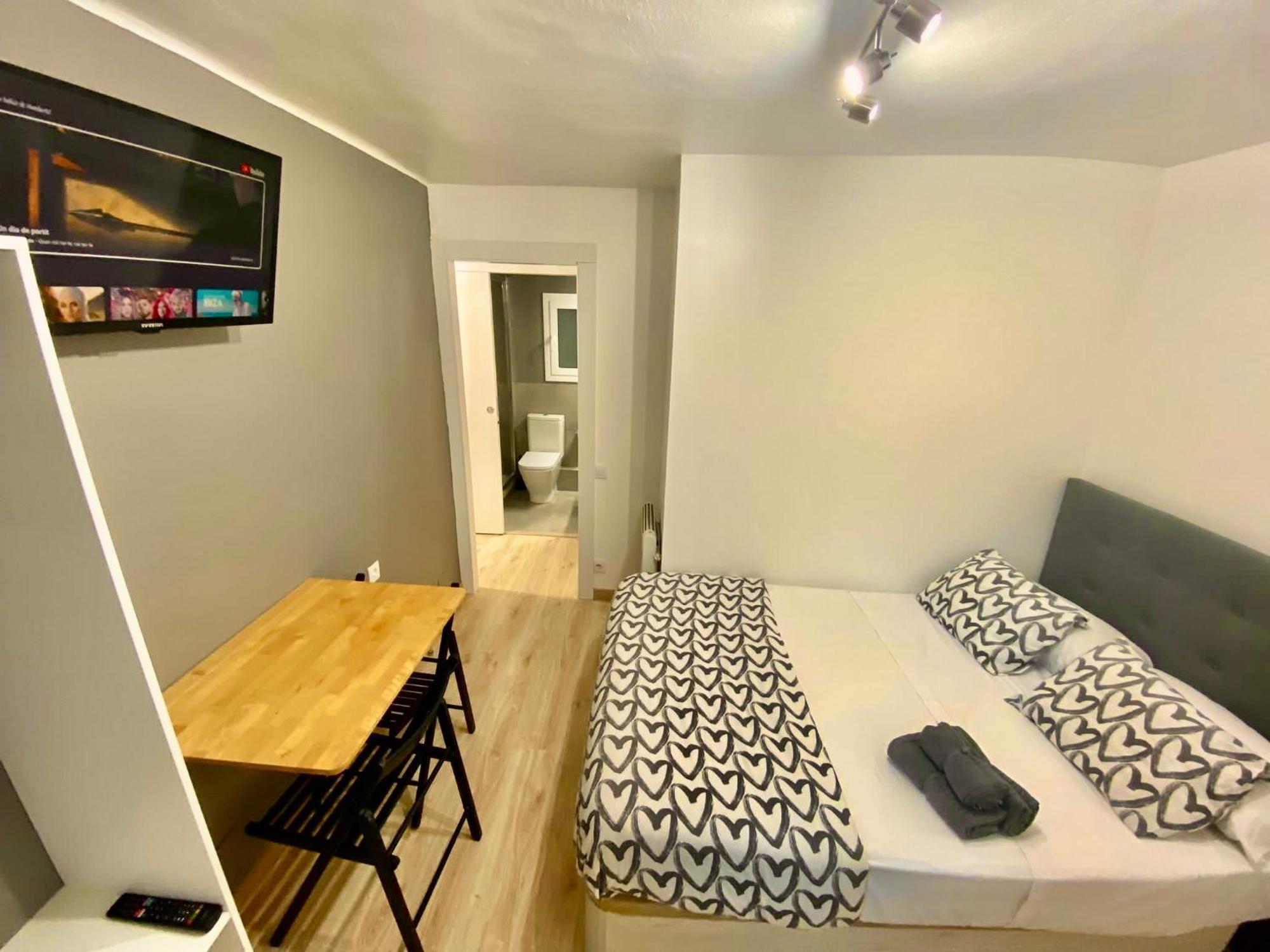 Suites Nuevas Con Bano Privado Frente Al Metro St Mwc Barcelona-Fira L'Hospitalet de Llobregat Exterior photo